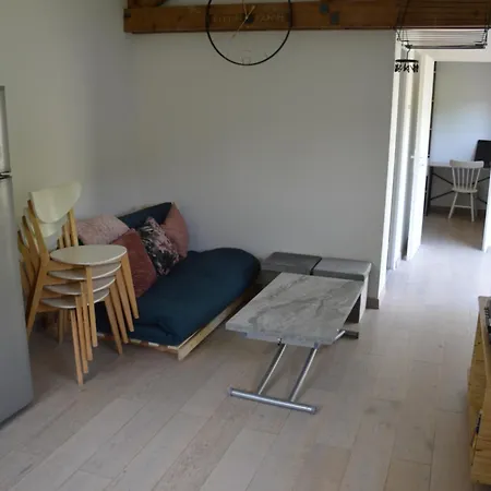 아파트 Maisonette Vallee De L'automne Streaming & Vinyles