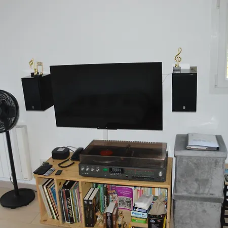 Maisonette Vallee De L'automne Streaming & Vinyles アパート *